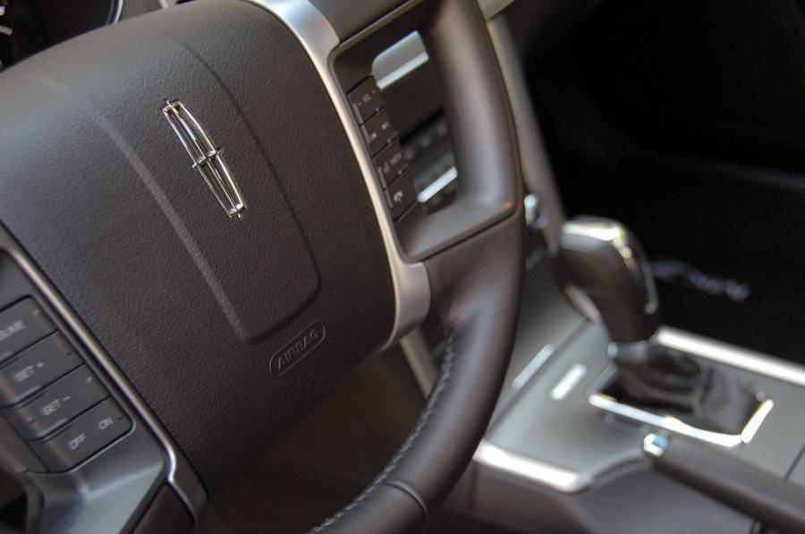  Lincoln MKZ 2010 года  (фото 55 из 211)